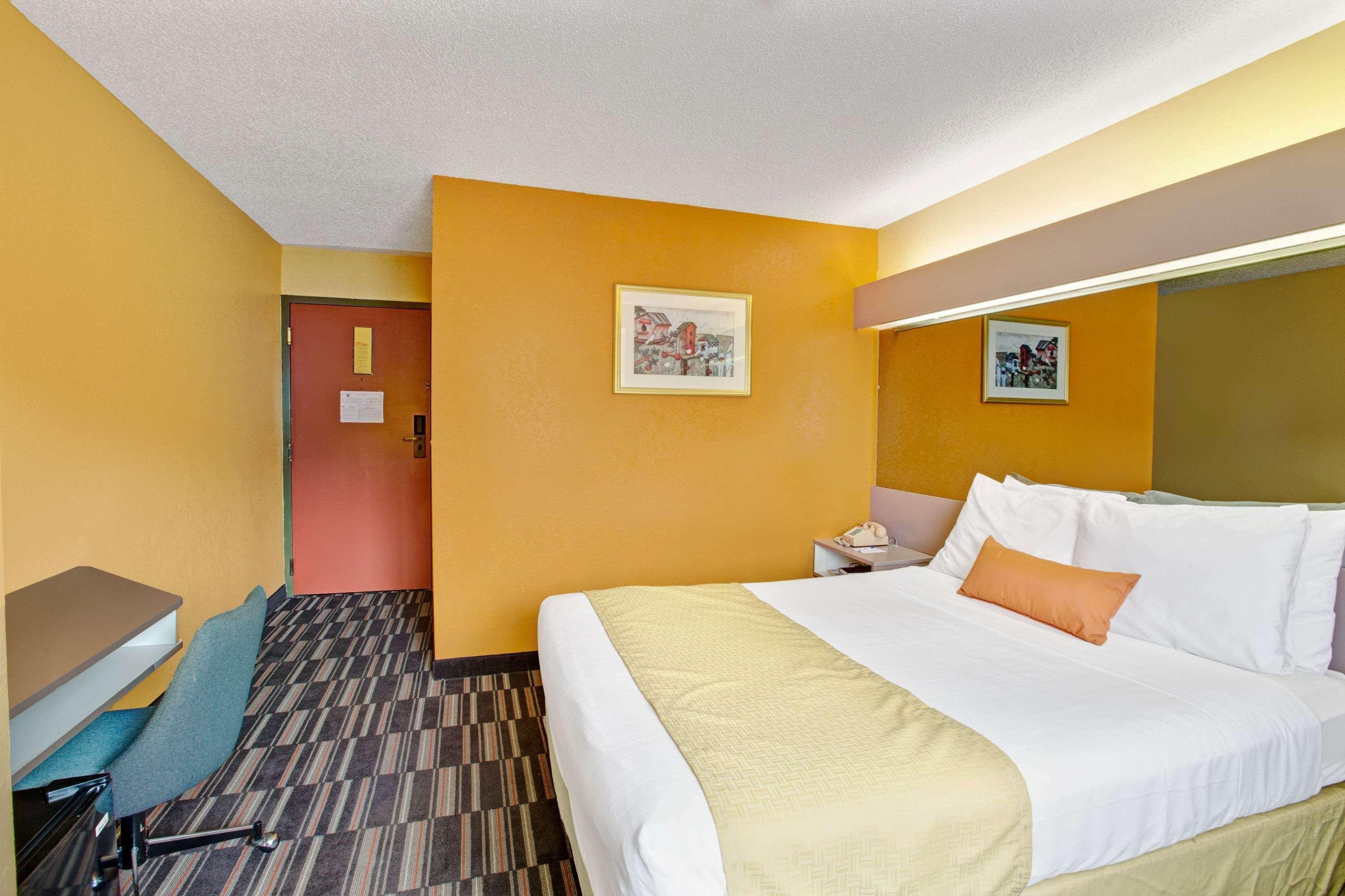 Microtel Inn & Suites By Wyndham Gatlinburg Exterior photo